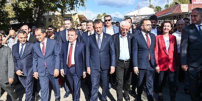 Başkan Kara, 14. Gazipaşa Çekirdeksiz Nar ve Tropikal Meyve Festivali'ne katıldı