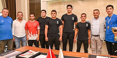 Başkan Kara'dan Manavgatlı genç yıldıza ödül