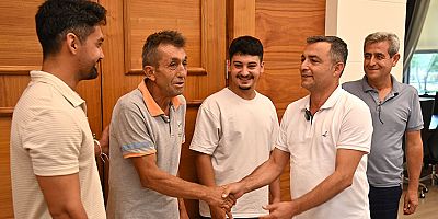 Başkan Kara'dan örnek çalışana ödül