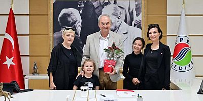 Başkan Kocagöz’ü duygulandıran minik ziyaretçi