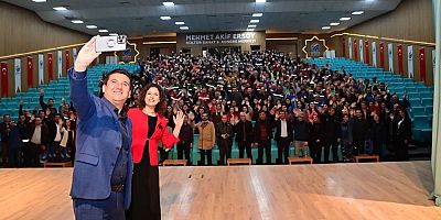 Başkan Köleoğlu personellerine yeni yıl hediyesi verdi