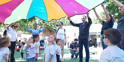 Başkan Kotan Bebek Parkı'nda çocuklarla buluştu