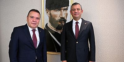 Başkan Muhittin Böcek, CHP Genel Başkanı Özgür Özel’i ziyaret etti