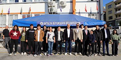 Başkan Özçelik öğrencilerle buluştu