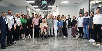 Başkan Özçelik personelle bayramlaştı