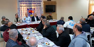 Başkan Özçelik taksicilerle buluştu