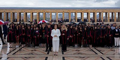 Başkan Saniye Caran’dan Anıtkabir’de 257 Gence Unutulmaz Mezuniyet