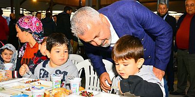 Başkan Sözen'in iftar yemekleri Manavgat halkını birleştiriyor
