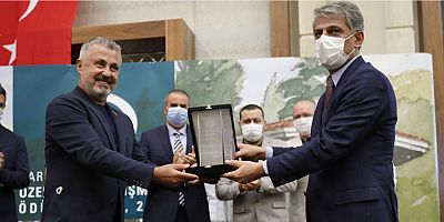Başkan Sözen ödülünü Bakan Yardımcısı'ndan aldı