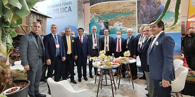 Başkan Topaloğlu ABB Başkanı Böcek ile EMITT Fuarı'nda bir araya geldi