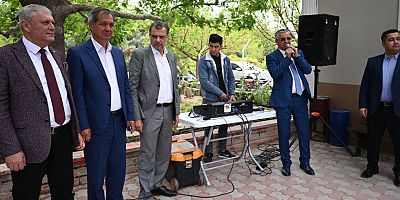 Başkan Topaloğlu belediye personeli ile bayramlaştı