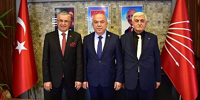 Başkan Topaloğlu CHP Antalya İl Başkanlığı'nda…