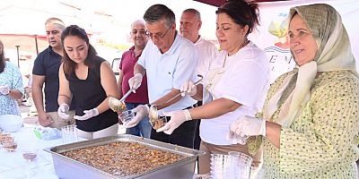 Başkan Topaloğlu Göynük ve Arslanbucak mahallelerinde aşure dağıttı