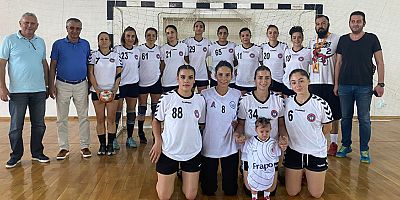 Başkan Topaloğlu Hentbol Kadınlar Süper Lig karşılaşmasını izledi