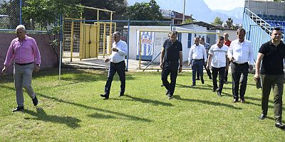 Başkan Topaloğlu ilçe stadında incelemelerde bulundu