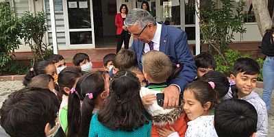 Başkan Topaloğlu kütüphanede öğrencilerle bir araya geldi