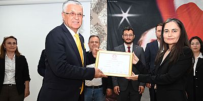 Başkan Topaloğlu mazbatasını aldı