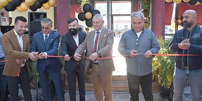 Başkan Topaloğlu Mokka Kafe'nin açılışına katıldı