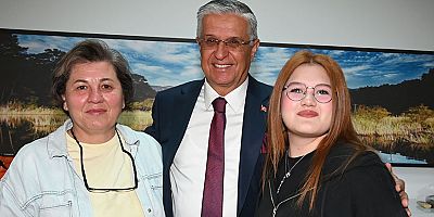 Başkan Topaloğlu’na anlamlı hediye 