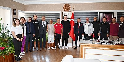 Başkan Topaloğlu’na antrenör ve sporculardan ziyaret