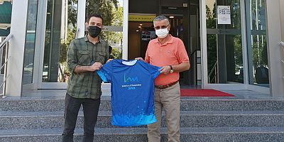 Başkan Topaloğlu'na teşekkür plaketi