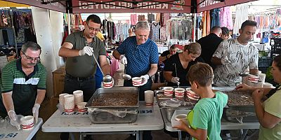 Başkan Topaloğlu’ndan aşure ikramı