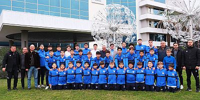 Başkan Topaloğlu'ndan futbolculara kahvaltı 