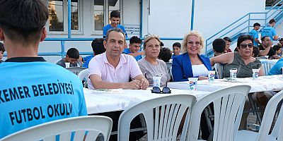Başkan Topaloğlu'ndan futbolculara yemek