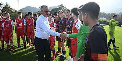 Başkan Topaloğlu'ndan futbolculara ziyaret