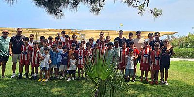 Başkan Topaloğlu’ndan geleceğin futbolcularına yemek