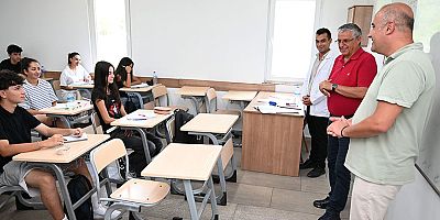 Başkan Topaloğlu’ndan gençlere aşure ikramı