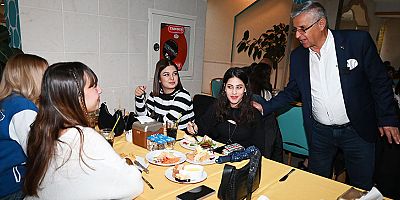 Başkan Topaloğlu’ndan öğrencilere iftar yemeği