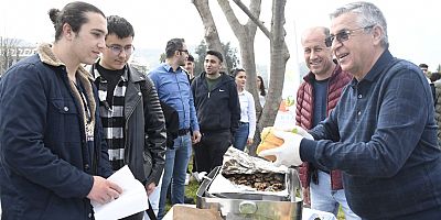 Başkan Topaloğlu'ndan öğrencilere mangal partisi