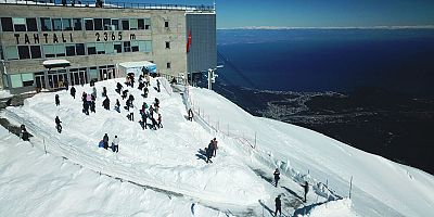 Başkan Topaloğlu'ndan öğrencilere zirvede motivasyon etkinliği