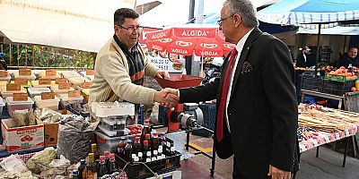 Başkan Topaloğlu’ndan pazar esnafına ziyaret