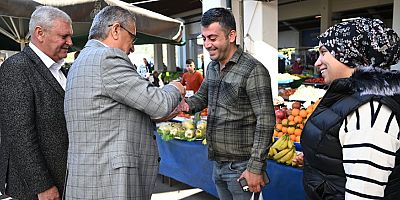 Başkan Topaloğlu’ndan pazar esnafına ziyaret