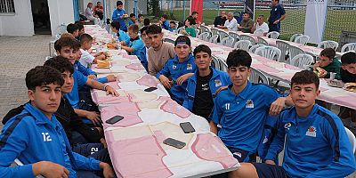 Başkan Topaloğlu'ndan sporculara mangal partisi 