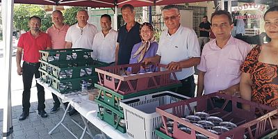 Başkan Topaloğlu’ndan vatandaşlara aşure ikramı