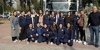 Başkan Topaloğlu’ndan voleybolculara moral desteği