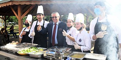 Başkan Topaloğlu'nun eğitim mutluluğu: 