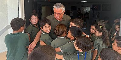 Başkan Topaloğlu, öğrencilerin ilk gün heyecanına ortak oldu