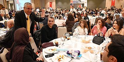 Başkan Topaloğlu öğretmenlerle yemekte bir araya geldi