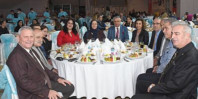 Başkan Topaloğlu öğretmenlerle yemekte biraraya geldi