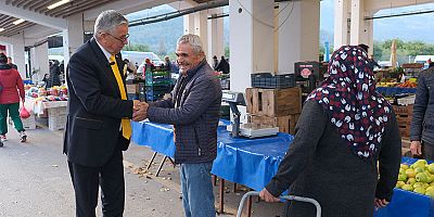 Başkan Topaloğlu pazar esnafını ziyaret etti