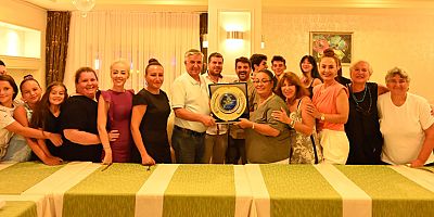 Başkan Topaloğlu, tiyatro oyuncularıyla bir araya geldi