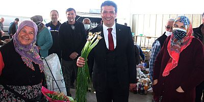 Başkan Turgay Genç semt pazarını ziyaret etti