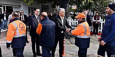 Başkan Uysal belediye personeliyle bayramlaştı