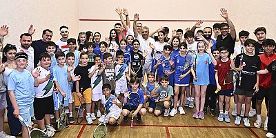 Başkan Uysal, squash sporcularıyla turnuvada bir araya geldi