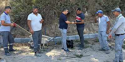 Başkan Vekili Akar görevli personeli ziyaret etti