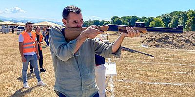 Başkan Vekili Çiçek Atış Şenliği'ne katıldı